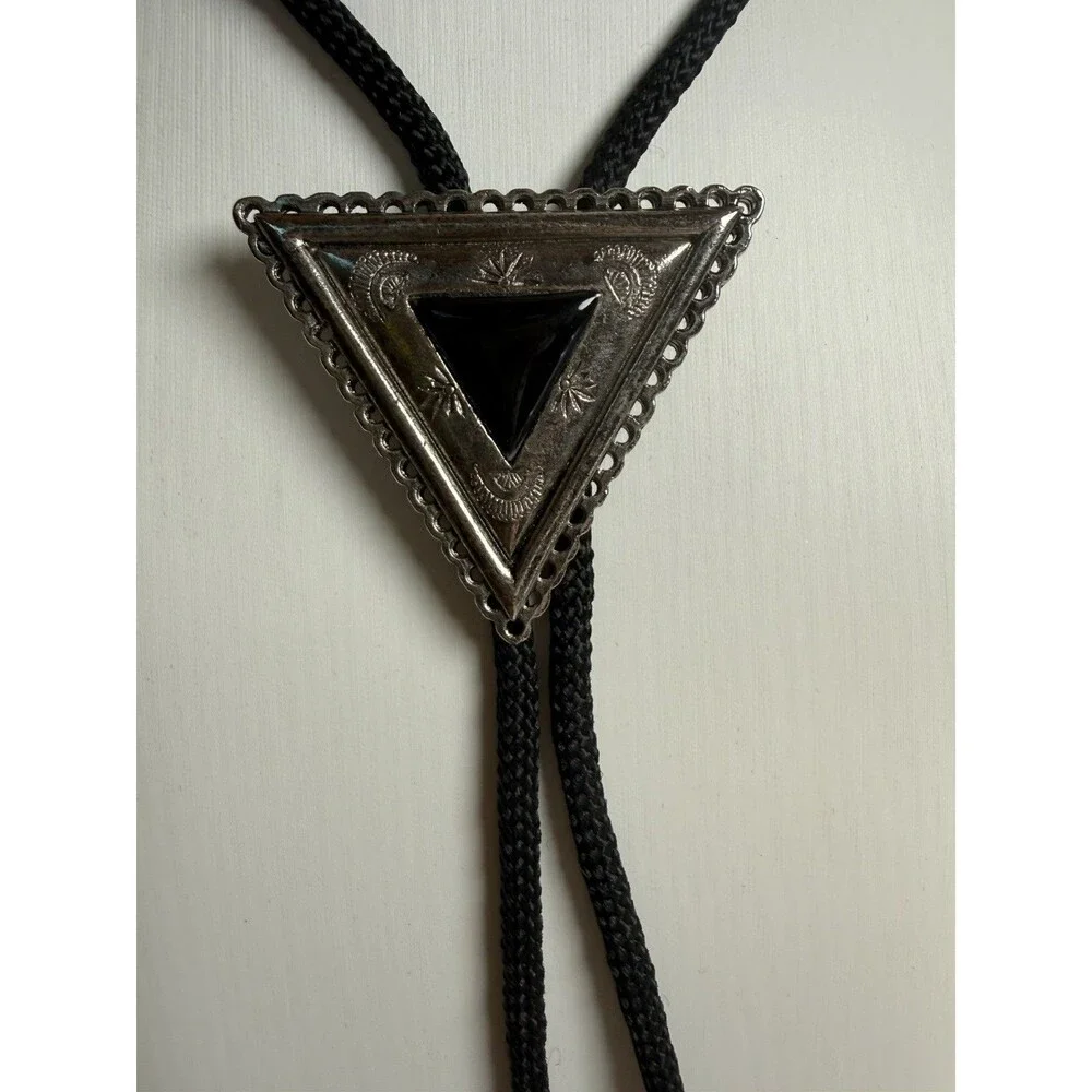 Western Bolo Tie Silver Tone Ornate Triangle Black Onyx or Obsidian Braided Vtg